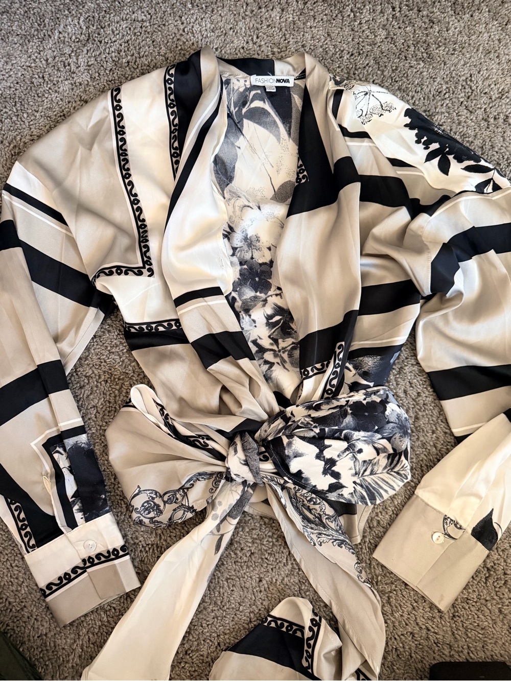 Fashion Nova Black & Cream Tie-Front Blazer